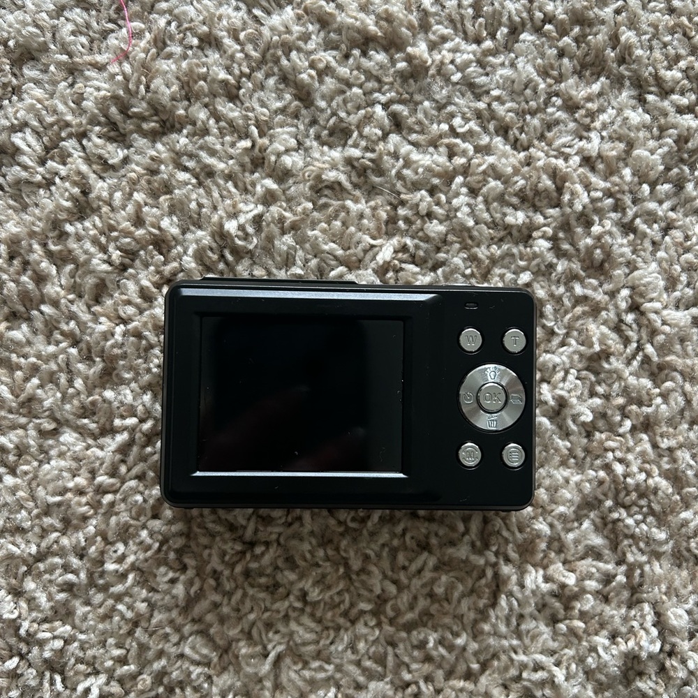 Compact Black Digital Camera - Picture 2 of 5
